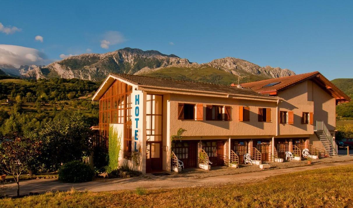 Hotel Torrecerredo アレナス・デ・カブラレス エクステリア 写真